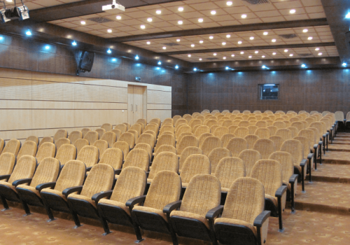 سالن همایش مجتمع فرهنگی و تفریحی شرکت نفت کنگان